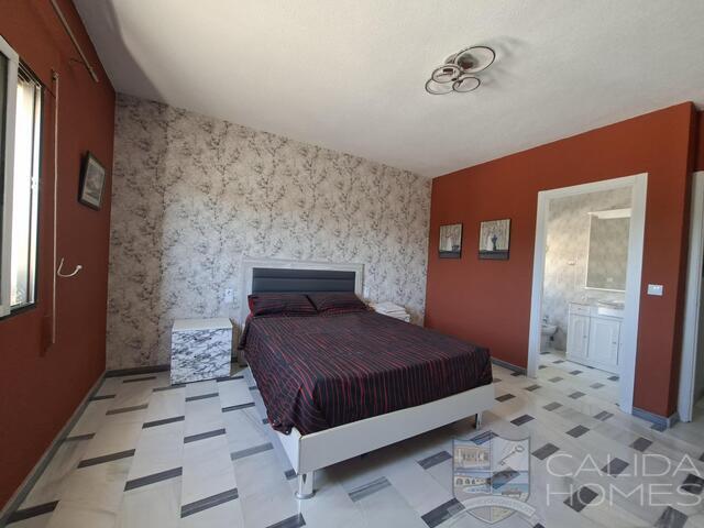 Image No.19-Villa de 8 chambres à vendre à Somontín