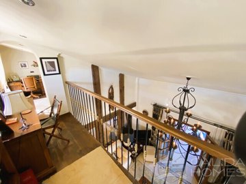 villa-magnifica--resale-villa-for-sale-in-ver