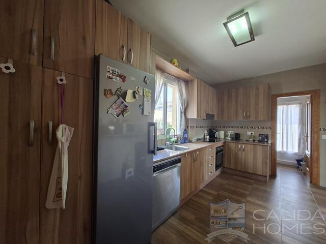 Image No.18-4 Bed Villa for sale