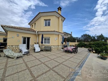 villa-conchi-resale-villa-for-sale-in-arbolea