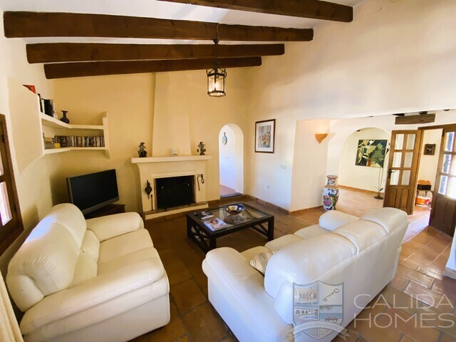 Image No.12-4 Bed House for sale