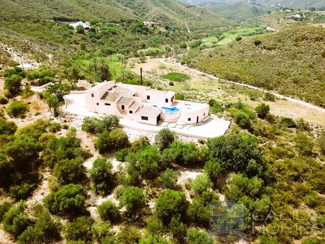 Image No.7-4 Bed House for sale