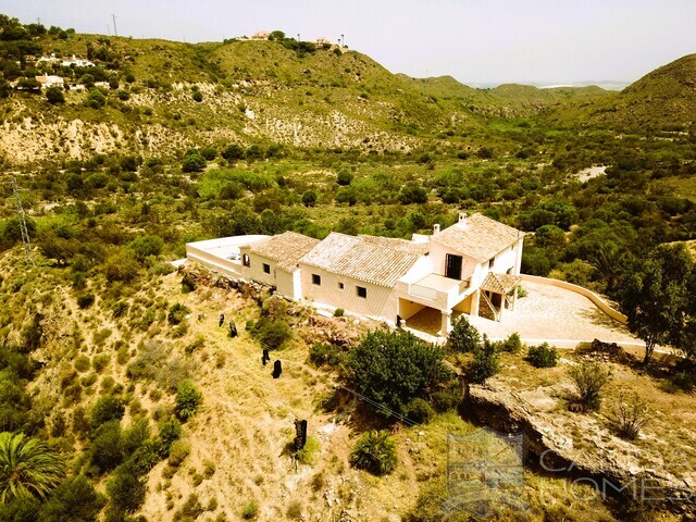 Image No.8-4 Bed House for sale