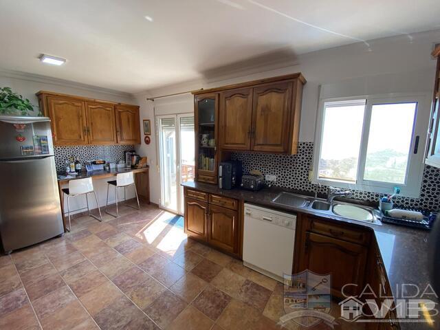 Image No.10-4 Bed Villa for sale