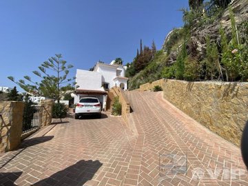 casa-parata-resale-villa-for-sale-in-la-parat