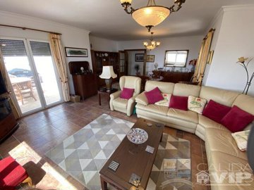 casa-parata-resale-villa-for-sale-in-la-parat