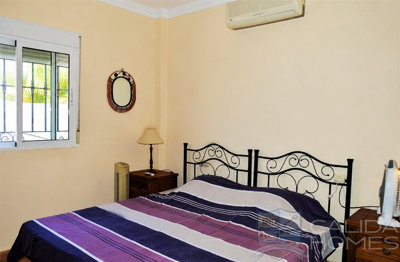 casa-cucador-resale-villa-for-sale-in-zurgena