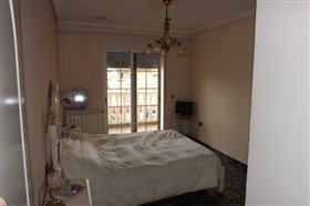 Image No.9-4 Bed Duplex for sale