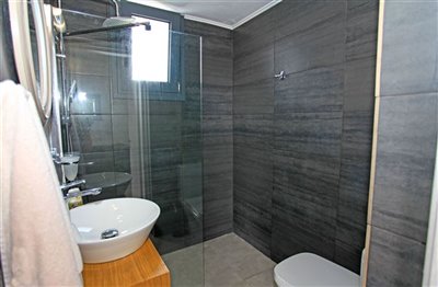 16bathroom-1652865097