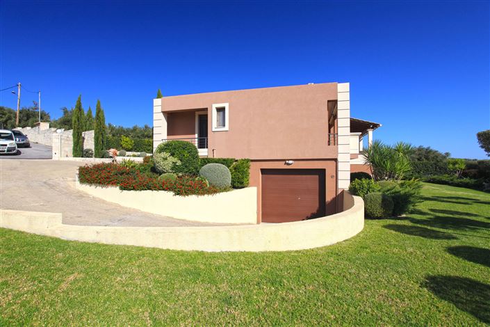 Image No.10-3 Bed Villa for sale