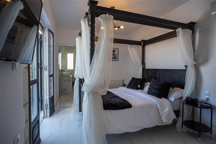 Image No.8-4 Bed Villa for sale