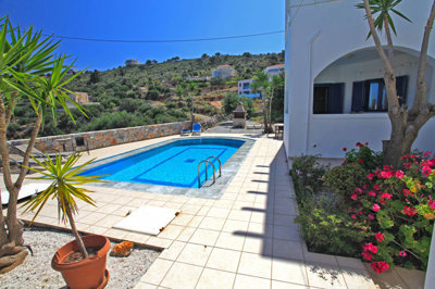 5apartmentandpoolarea2-1685097965