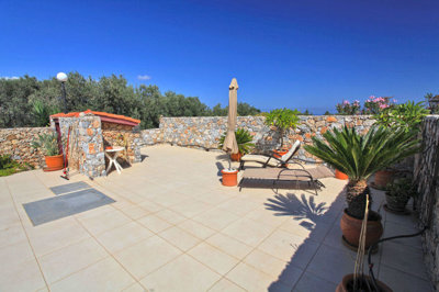 15poolsunterrace-1698144586