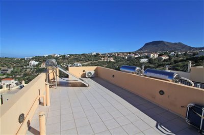 8roofterrace-1701426984