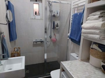 25bathroom-1743493720