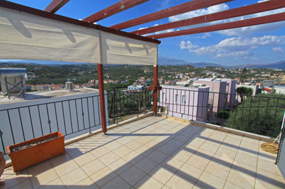 13housebedroomveranda2-1727170549