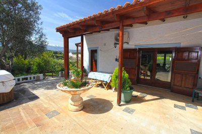 11houserearpatio2-1742821680