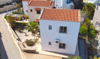 4houseside-1742817964