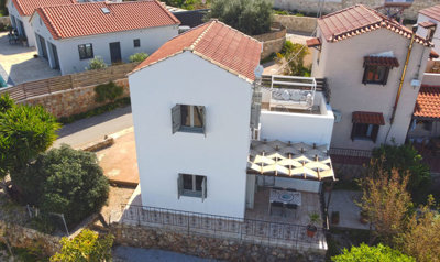 7houserear2-1742817965