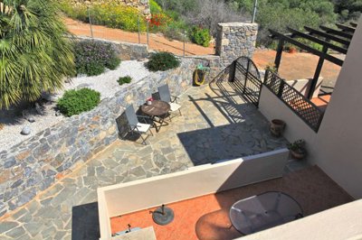 6frontgarden-1746091387
