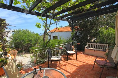 9rearpatioandgaren-1746009189