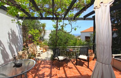 11rearpatioandgaren2-1746009189