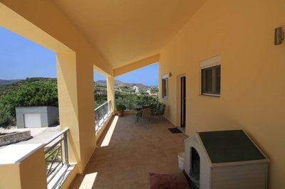 17housefrontveranda-1748252693