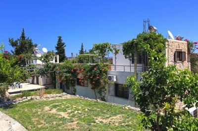 11houserear2-1755079991