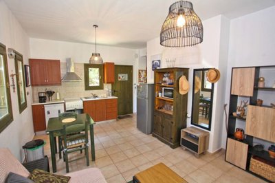 12livingarea3-1756202233
