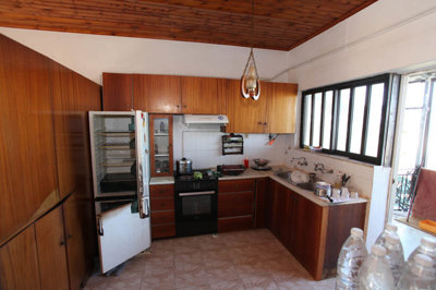 14kitchen-1765794062