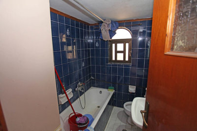 17bathroom-1765794061