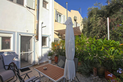 10houserearandgarden-1771499501