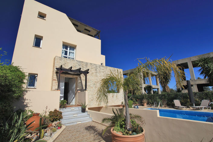 Image No.25-2 Bed Villa for sale