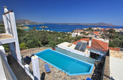10poolandview-1777974181
