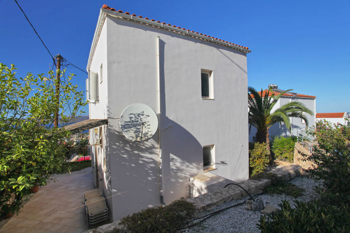 Image No.12-2 Bed Villa for sale