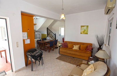 13livingarea-1761906587
