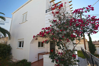 7houseside-1761906598