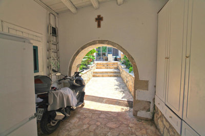6houseentrance-1781521011