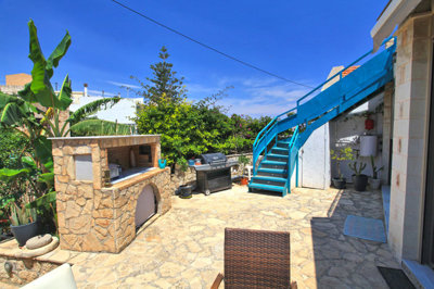 9housecourtyard2-1781520999