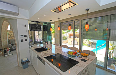 12mainhousekitchen-1781521000