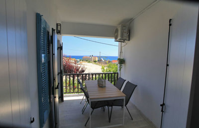 balcony-1781860303