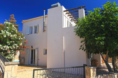 3houseside-1785836309