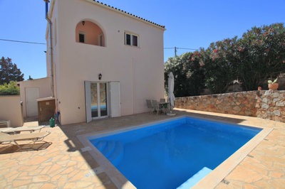 10poolandhouserear-1785836296