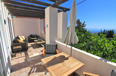 16loungeverandaff-1785836298