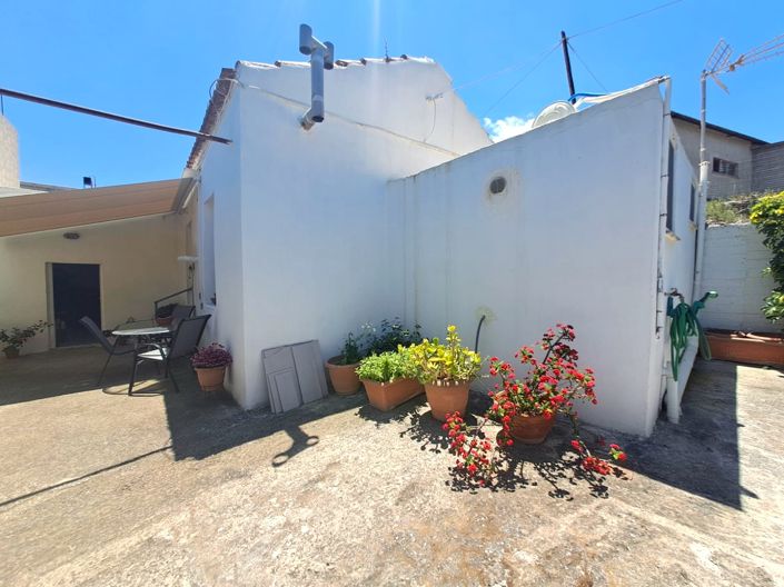 Image No.6-1 Bed Villa for sale