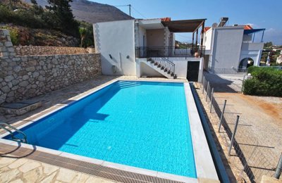 3houseandpool-1755680427