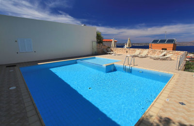 12pool-1792575084