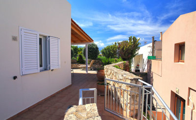 4entrance1-1792575096