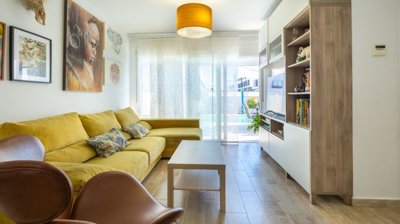 propertyimage1chk5q0fx420250305061054