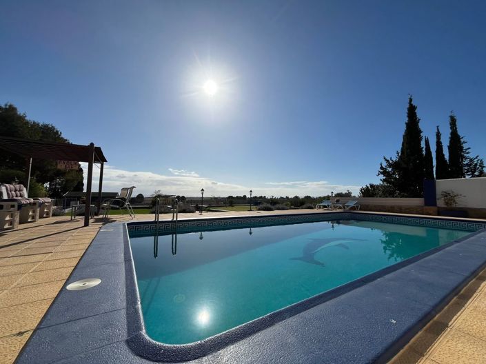 Image No.1-6 Bed Townhouse for sale